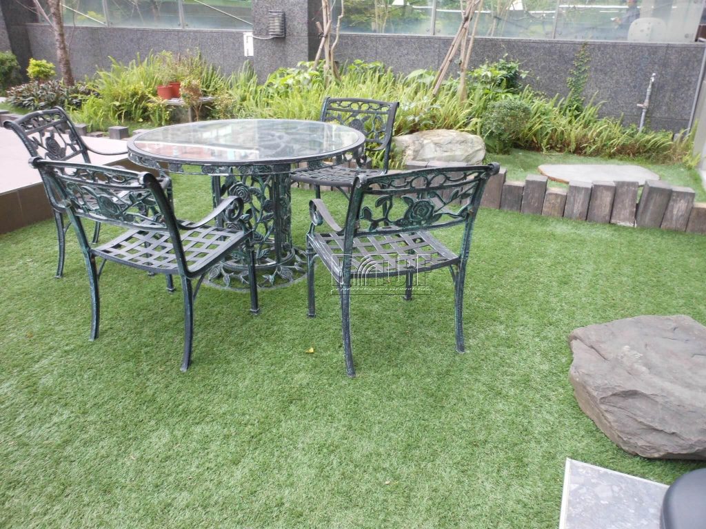 Garden artificial turf